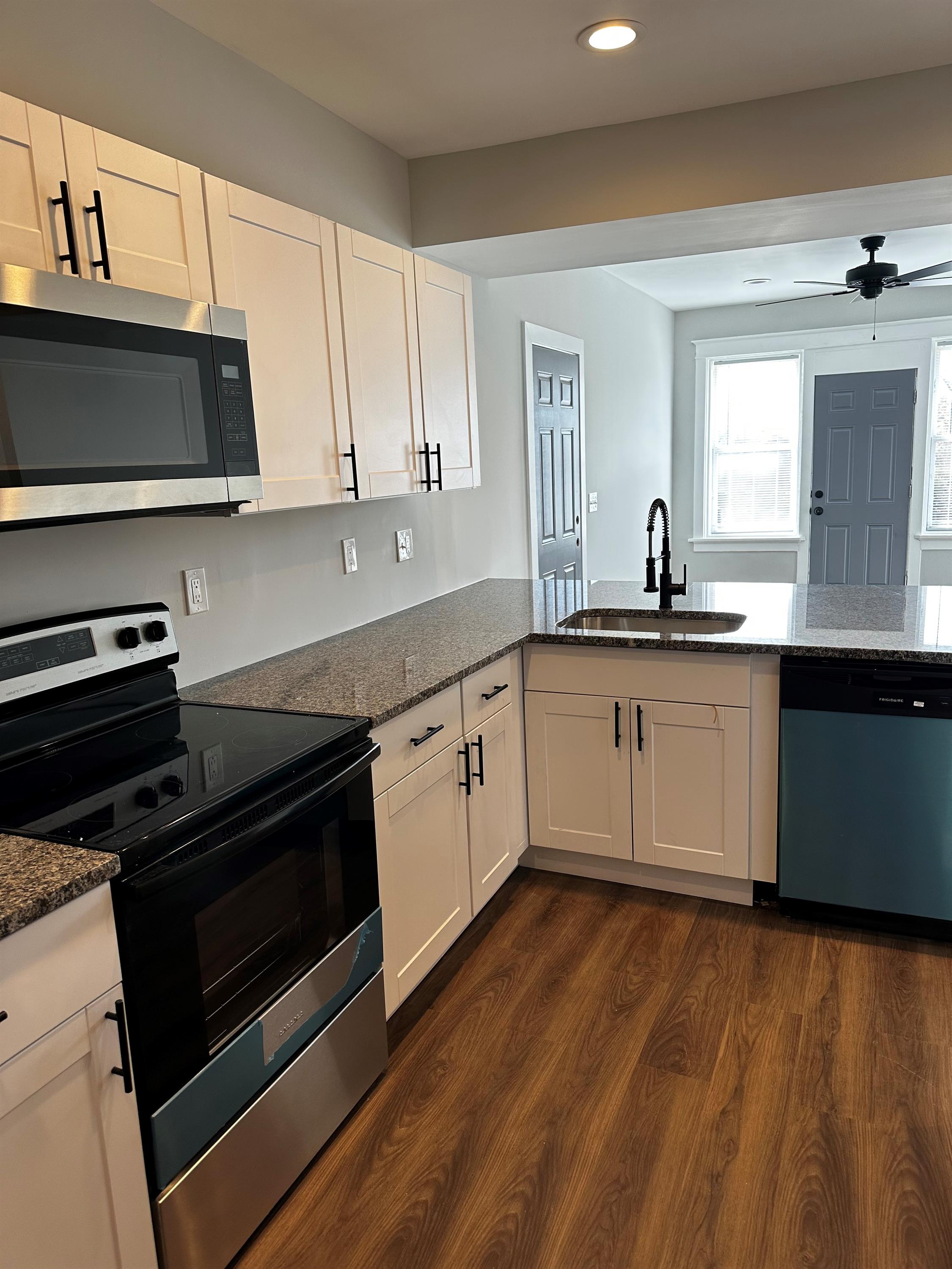 911 Goodfellow Boulevard - 2 South